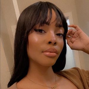 Meet your Posher, Ahnna Simone